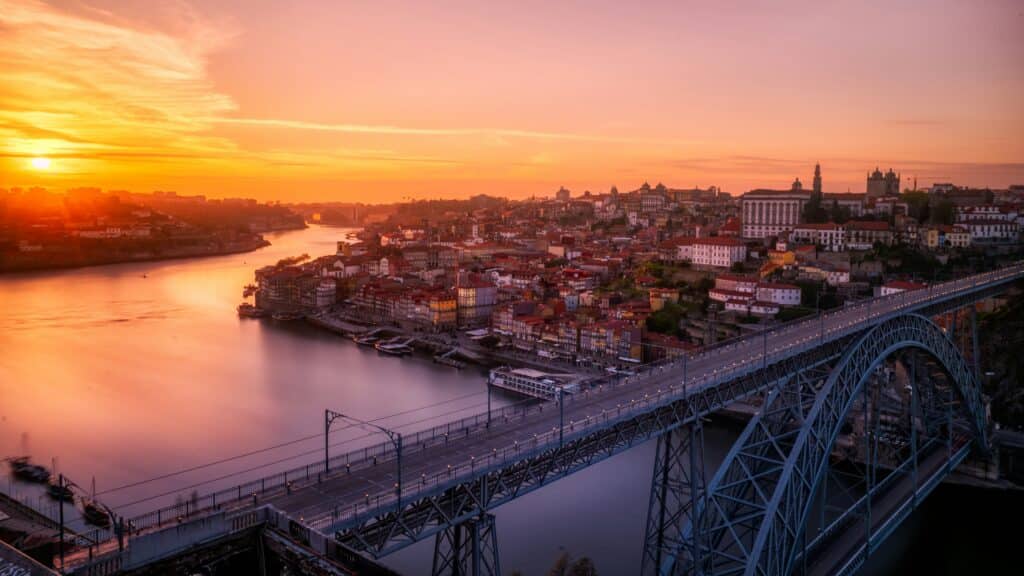 living in porto